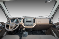 江铃 凯威蓝鲸 160马力 4.2米单排栏板轻卡(JX1046TGE26)