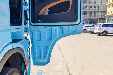 �����ؿ� ����X6000 ݼӢ�� 560���� 6X4 LNG�Զ���ǣ����(SX4259GE4TLQ2)ͼƬ