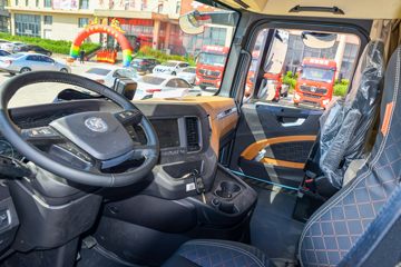 �����ؿ� ����X6000 ݼӢ�� 560���� 6X4 LNG�Զ���ǣ����(SX4259GE4TLQ2)ͼƬ