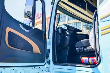 �����ؿ� ����X6000 ݼӢ�� 560���� 6X4 LNG�Զ���ǣ����(SX4259GE4TLQ2)ͼƬ