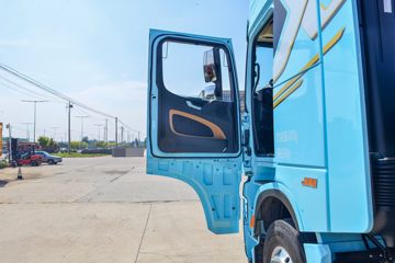 �����ؿ� ����X6000 ݼӢ�� 560���� 6X4 LNG�Զ���ǣ����(SX4259GE4TLQ2)ͼƬ