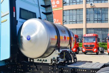 �����ؿ� ����X6000 ݼӢ�� 560���� 6X4 LNG�Զ���ǣ����(SX4259GE4TLQ2)ͼƬ