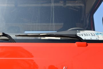 �����ؿ� ����L5000 ��ͨ�� 300���� 4X2 6.8��AMT�Զ��������ػ���(SX1189LA501F2)ͼƬ