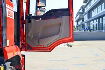 �����ؿ� ����L5000 ��ͨ�� 300���� 4X2 6.8��AMT�Զ��������ػ���(SX1189LA501F2)ͼƬ