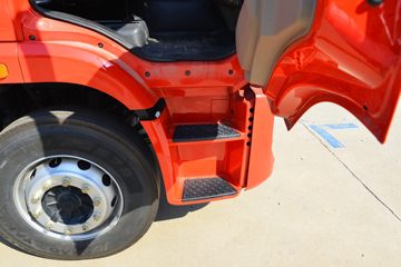 �����ؿ� ����L5000 ��ͨ�� 300���� 4X2 6.8��AMT�Զ��������ػ���(SX1189LA501F2)ͼƬ