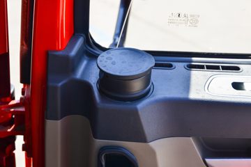 �����ؿ� ����L5000 ��ͨ�� 300���� 4X2 6.8��AMT�Զ��������ػ���(SX1189LA501F2)ͼƬ