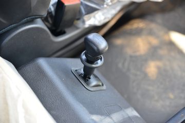 �����ؿ� ����L5000 ��ͨ�� 300���� 4X2 6.8��AMT�Զ��������ػ���(SX1189LA501F2)ͼƬ