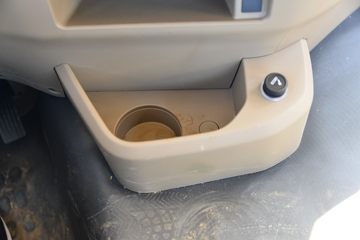 �����ؿ� ����L5000 ��ͨ�� 300���� 4X2 6.8��AMT�Զ��������ػ���(SX1189LA501F2)ͼƬ