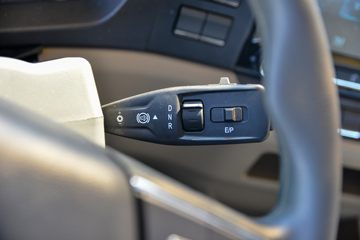 �����ؿ� ����L5000 ��ͨ�� 300���� 4X2 6.8��AMT�Զ��������ػ���(SX1189LA501F2)ͼƬ