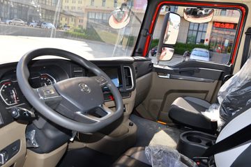 �����ؿ� ����L5000 ��ͨ�� 300���� 4X2 6.8��AMT�Զ��������ػ���(SX1189LA501F2)ͼƬ