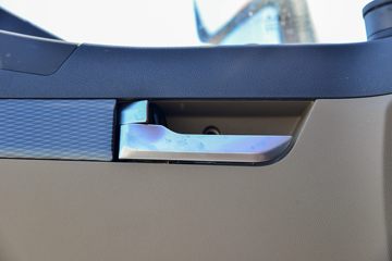 �����ؿ� ����L5000 ��ͨ�� 300���� 4X2 6.8��AMT�Զ��������ػ���(SX1189LA501F2)ͼƬ