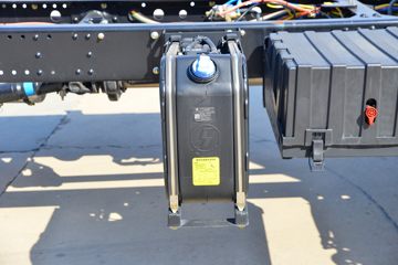 �����ؿ� ����L5000 ��ͨ�� 300���� 4X2 6.8��AMT�Զ��������ػ���(SX1189LA501F2)ͼƬ