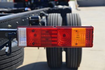 �����ؿ� ����L5000 ��ͨ�� 300���� 4X2 6.8��AMT�Զ��������ػ���(SX1189LA501F2)ͼƬ