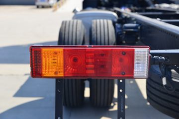 �����ؿ� ����L5000 ��ͨ�� 300���� 4X2 6.8��AMT�Զ��������ػ���(SX1189LA501F2)ͼƬ