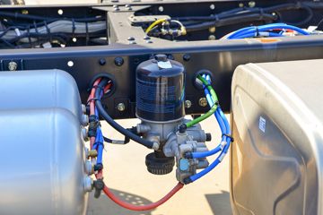 �����ؿ� ����L5000 ��ͨ�� 300���� 4X2 6.8��AMT�Զ��������ػ���(SX1189LA501F2)ͼƬ