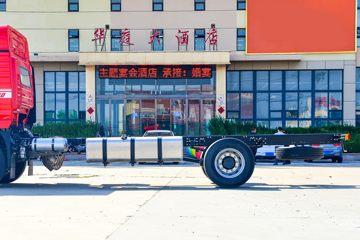 �����ؿ� ����L5000 ��ͨ�� 300���� 4X2 6.8��AMT�Զ��������ػ���(SX1189LA501F2)ͼƬ