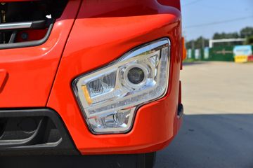 �����ؿ� ����M6000 300���� 4X2 6.75��AMT�Զ��������ػ���ͼƬ