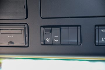 �����ؿ� ����M6000 300���� 4X2 6.75��AMT�Զ��������ػ���ͼƬ