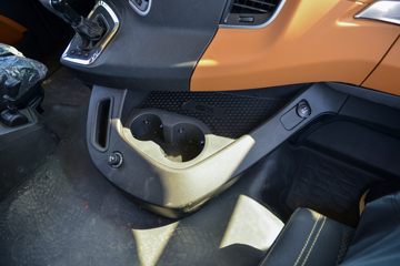 �����ؿ� ����M6000 300���� 4X2 6.75��AMT�Զ��������ػ���ͼƬ