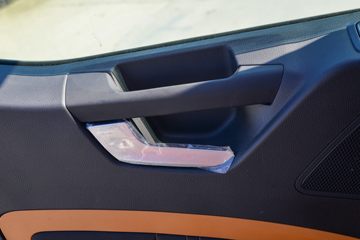 �����ؿ� ����M6000 300���� 4X2 6.75��AMT�Զ��������ػ���ͼƬ