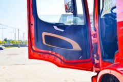 陕汽重卡 德龙M6000 300马力 4X2 6.75米AMT自动档栏板载货车(SX1189VB481)