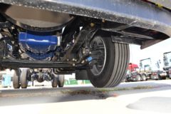 陕汽重卡 德龙M6000 300马力 4X2 6.75米AMT自动档栏板载货车(SX1189VB481)