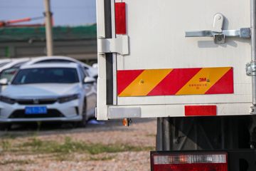  A5Xп 260 CNG 4X2 9.8ʽػ()(HFC5181XXYP2N3A70S)ͼƬ