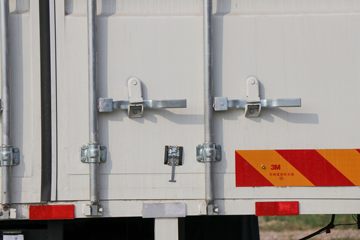  A5Xп 260 CNG 4X2 9.8ʽػ()(HFC5181XXYP2N3A70S)ͼƬ