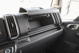 星智H8E&nbsp;电动冷藏车驾驶室图片