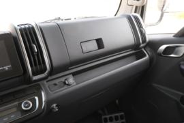 星智H8E&nbsp;电动冷藏车驾驶室图片