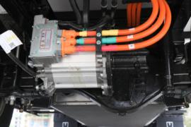 星智H8E&nbsp;电动冷藏车底盘图片