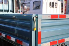 解放 虎6G 140马力 3.82米排半栏板轻卡