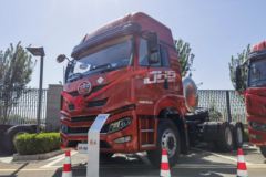 青岛解放 JH5重卡 460马力 6X4 LNG危险品牵引车(液缓)(CA4255P2K15T1NE6A80)