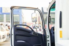 陕汽商用车 德龙G1 平台版 137马力 4.18米单排栏板轻卡(SX1041NP6331)