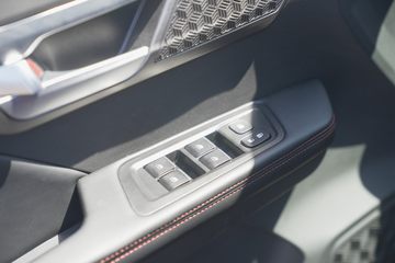 ����T8PRO 2023�� ���а� 2.0T���� 170���� �Զ����� ��˫��Ƥ��ͼƬ