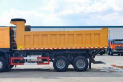 中国重汽成都商用车 豪沃V7重卡 400马力 6X4 6米自卸车(工程黄)