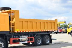 中国重汽成都商用车 豪沃V7重卡 400马力 6X4 6米自卸车(工程黄)