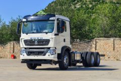 中国重汽 HOWO TX 350马力 6X4 易燃液体罐式运输车(专致牌)(YZZ5260GRYZ6) 中国重汽 HOWO TX 350马力 6X4 易燃液体罐式运输车(专致牌)(YZZ5260GRYZ6)