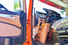中国重汽 HOWO TX 310马力 6X2 7.8米爆破器材运输车(华威驰乐牌)(SGZ5260XQYZZ6T5)