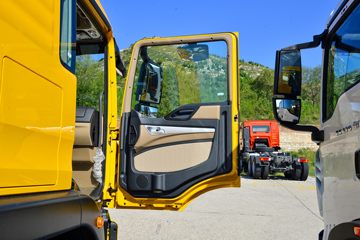 �й����� HOWO TX 330���� 6X2 7.8�������ػ���(����)(ZZ1257N43CJF1)ͼƬ