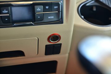 �й����� HOWO TX 330���� 6X2 7.8�������ػ���(����)(ZZ1257N43CJF1)ͼƬ