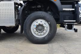 重汽豪沃(HOWO)底盘&nbsp;液体运输车底盘图片