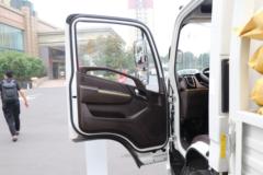 江铃 凯威蓝鲸 150马力 4.1米单排栏板轻卡