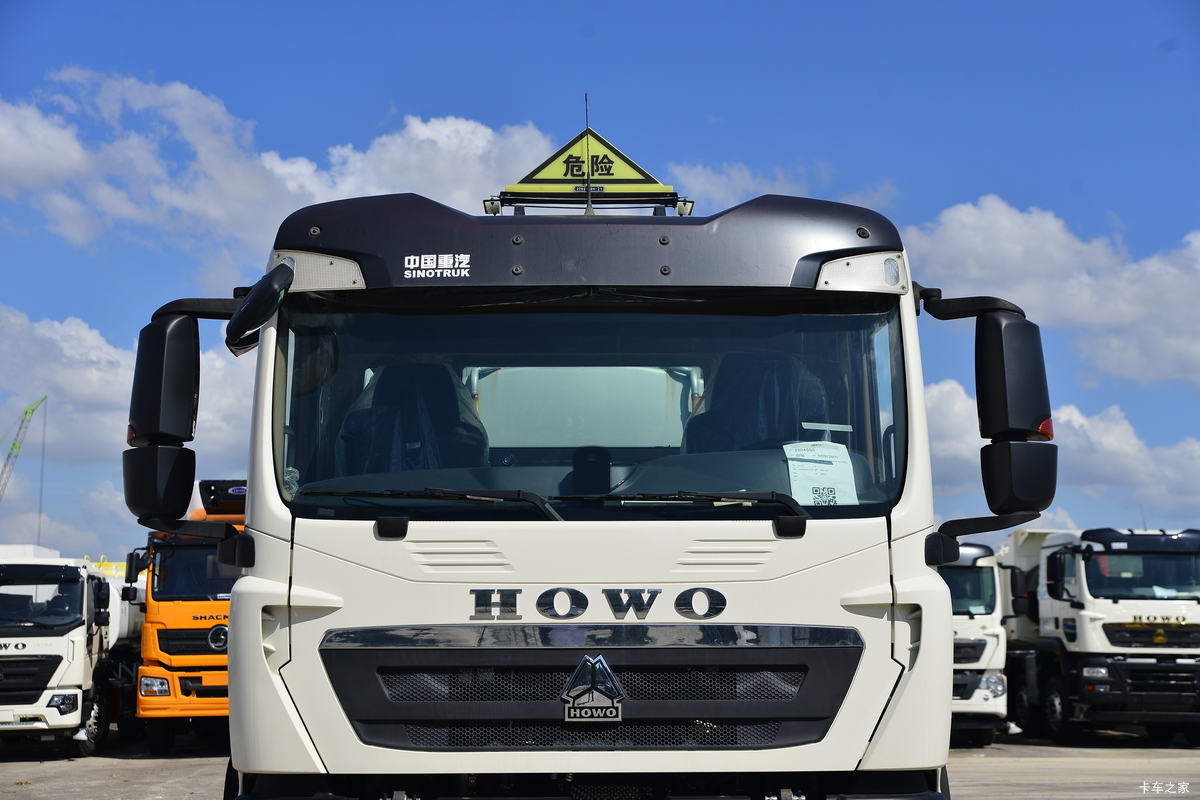【图】中国重汽 HOWO TX 350马力 6X4 运油车(绿叶牌)(JYJ5267GYYF2)_实拍图片_1740701_卡车之家