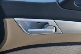 重汽豪沃(HOWO)底盘&nbsp;油罐车驾驶室图片