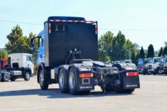 中国重汽 HOWO TX 25T 6X4 换电式纯电动牵引车(ZZ4257V384GZ1SBEV)282kWh
