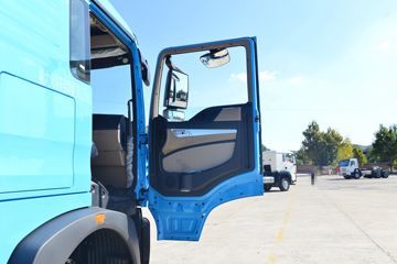 �й����� HOWO TX 25T 6X4 ����ʽ���綯ǣ����282kWhͼƬ