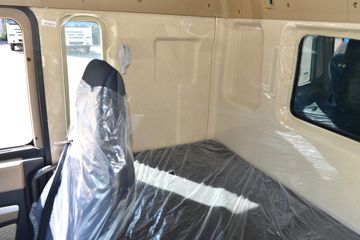 �й����� HOWO TX 25T 6X4 ����ʽ���綯ǣ����282kWhͼƬ