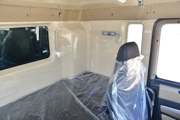 �й����� HOWO TX 25T 6X4 ����ʽ���綯ǣ����282kWhͼƬ