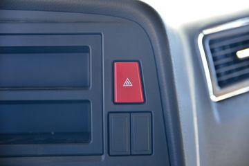 �й����� HOWO TX 25T 6X4 ����ʽ���綯ǣ����282kWhͼƬ